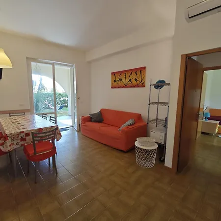 R08 - Trilocale Con Giardino Privato E Garage *